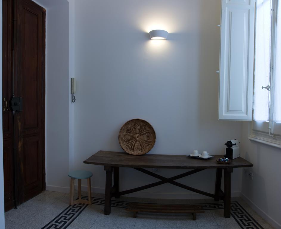 B&B Angioy 18 Кальяри Экстерьер фото