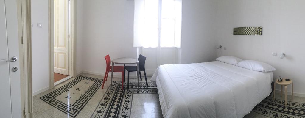 B&B Angioy 18 Кальяри Экстерьер фото