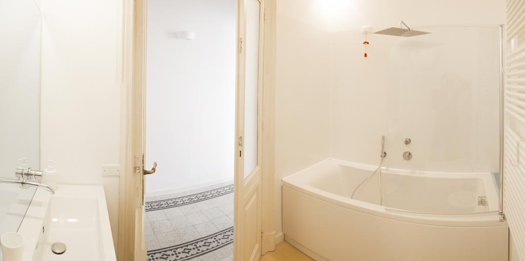 B&B Angioy 18 Кальяри Экстерьер фото